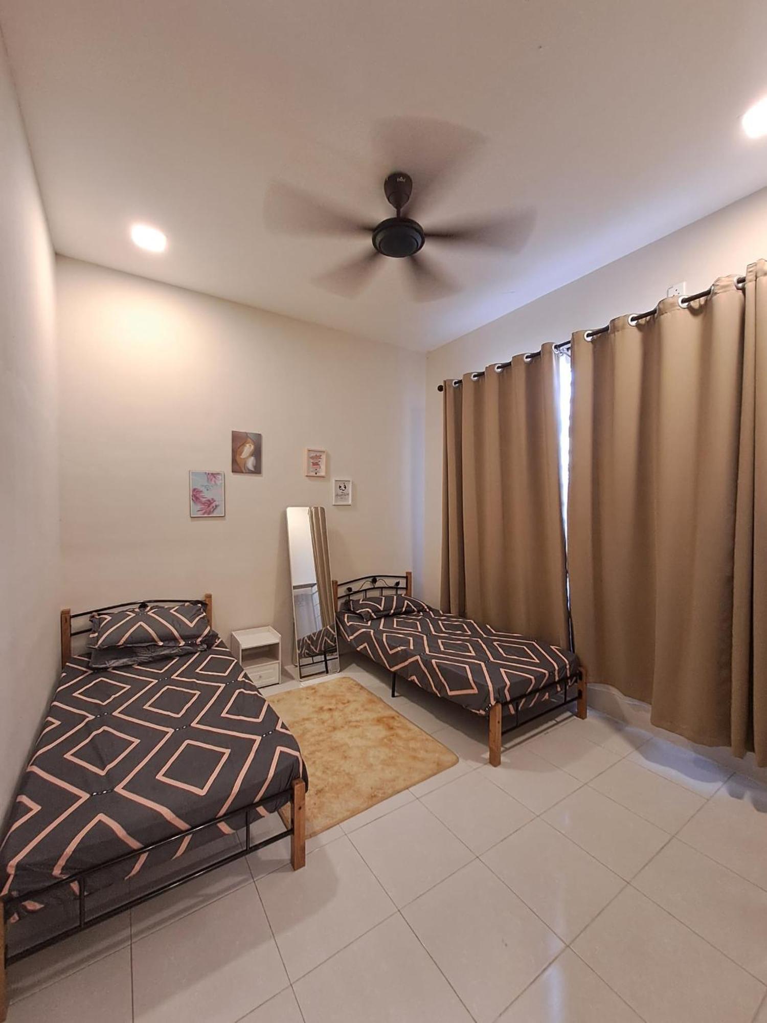 Dahlya Homestay Kuantan Luaran gambar