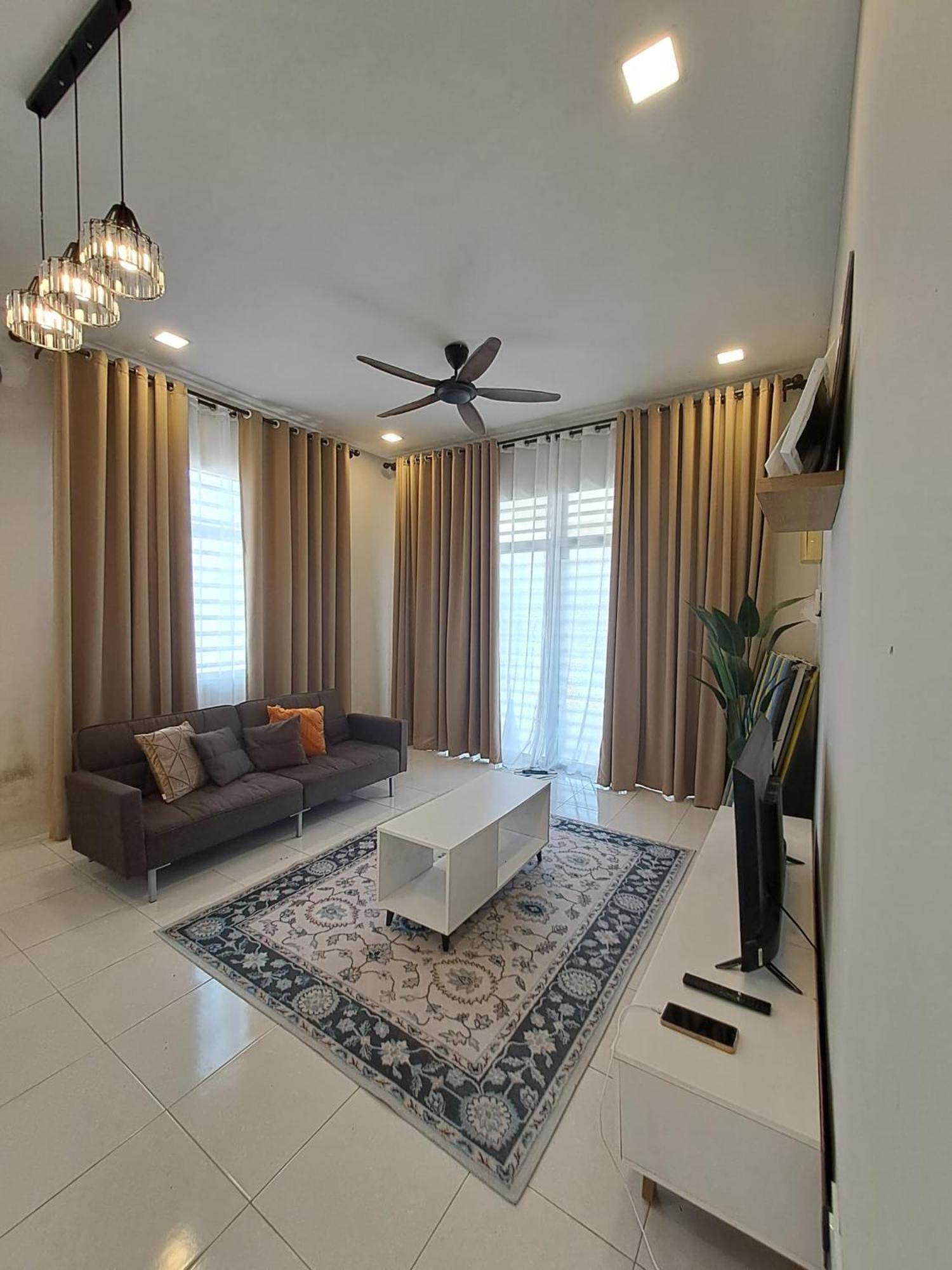 Dahlya Homestay Kuantan Luaran gambar